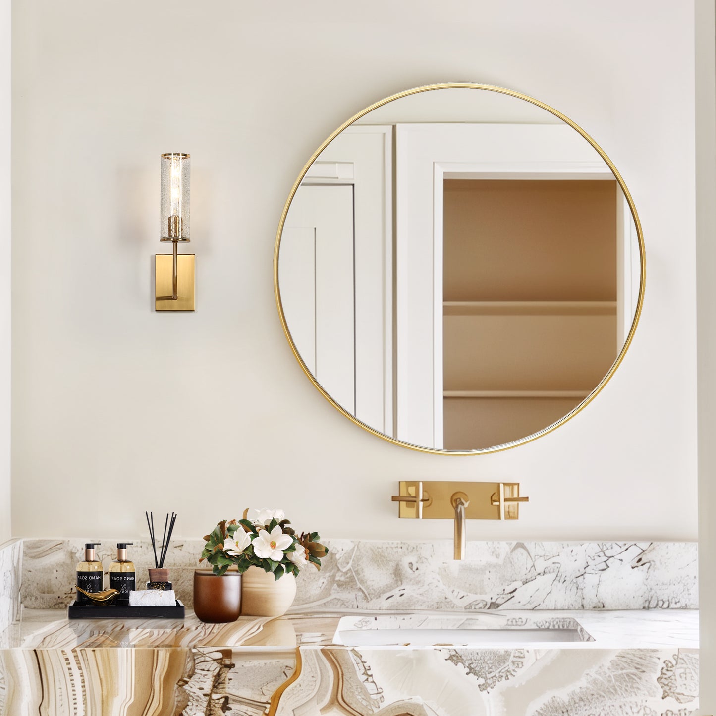 Modern 1-Light Antique Brass Wall Sconce with Cracked Glass Shade